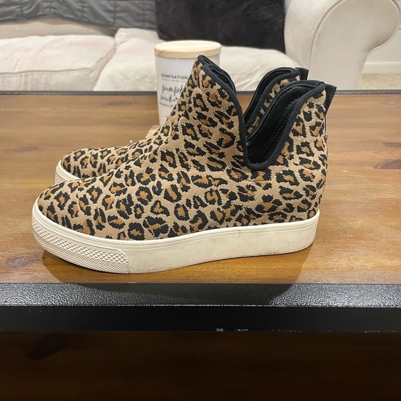 Steve Madden Lawry leopard print sneaker boots - Picture 3 of 8